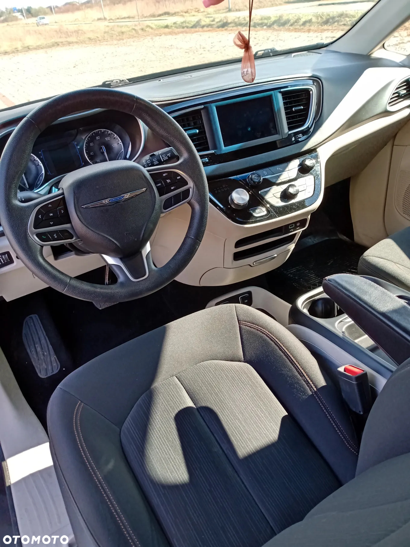 Chrysler Pacifica - 15