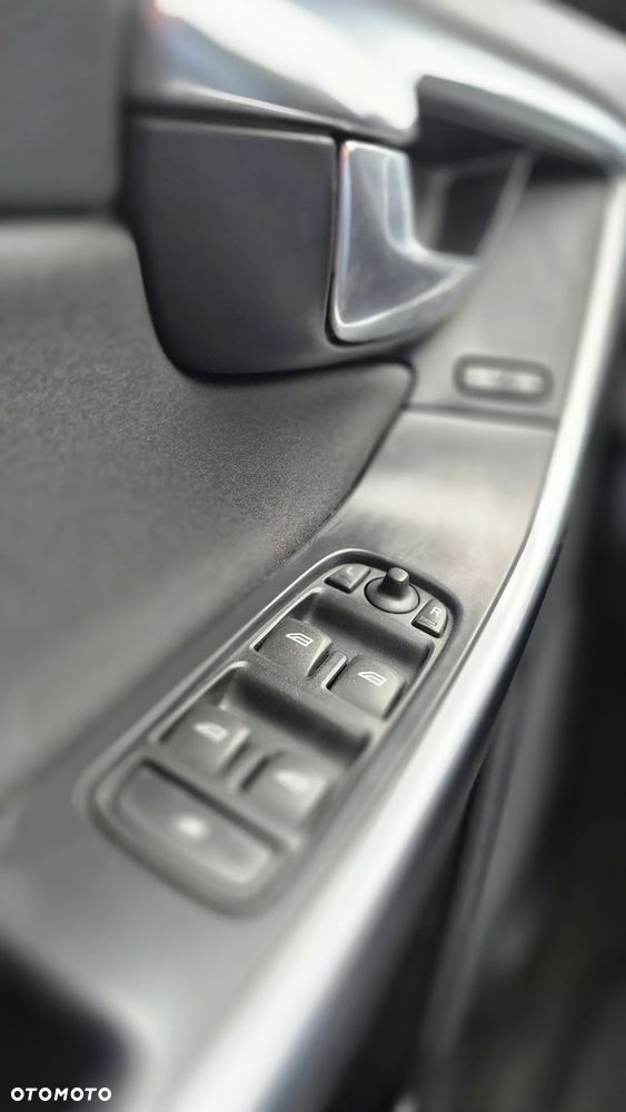Volvo XC 60 D4 AWD Kinetic - 14