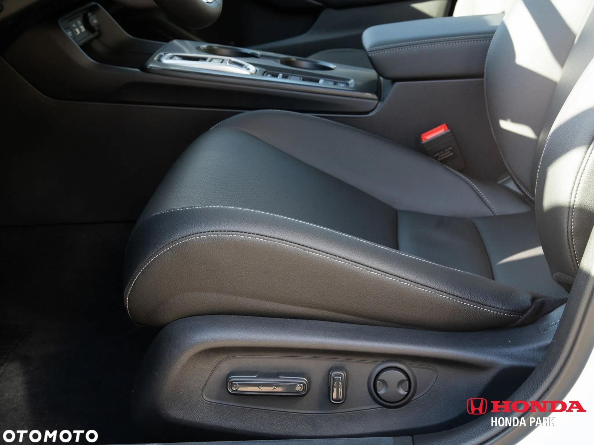 Honda Civic 2.0 i-MMD Advance BSI CVT - 15