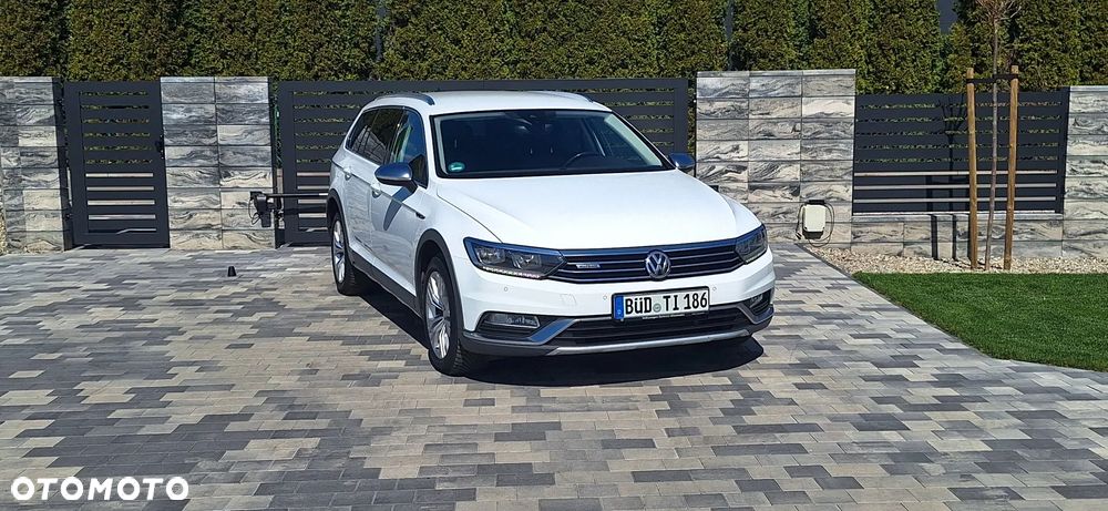 Volkswagen Passat 2.0 TDI SCR DSG 4Motion Elegance - 4