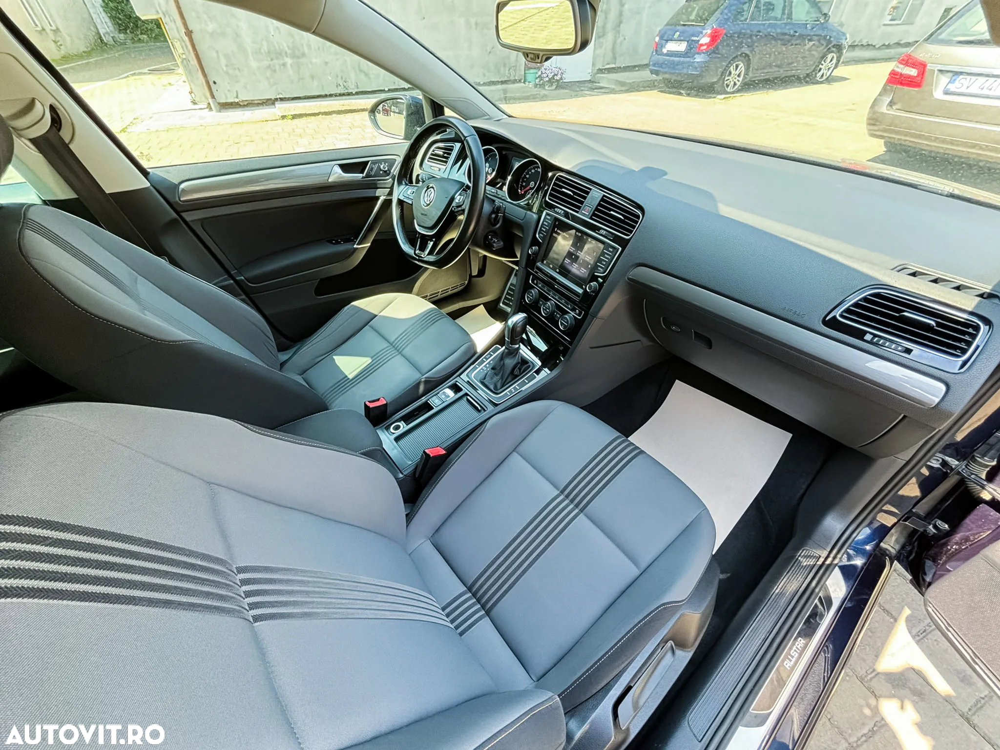 Volkswagen Golf 2.0 TDI BlueMotion Technology DSG Allstar - 18