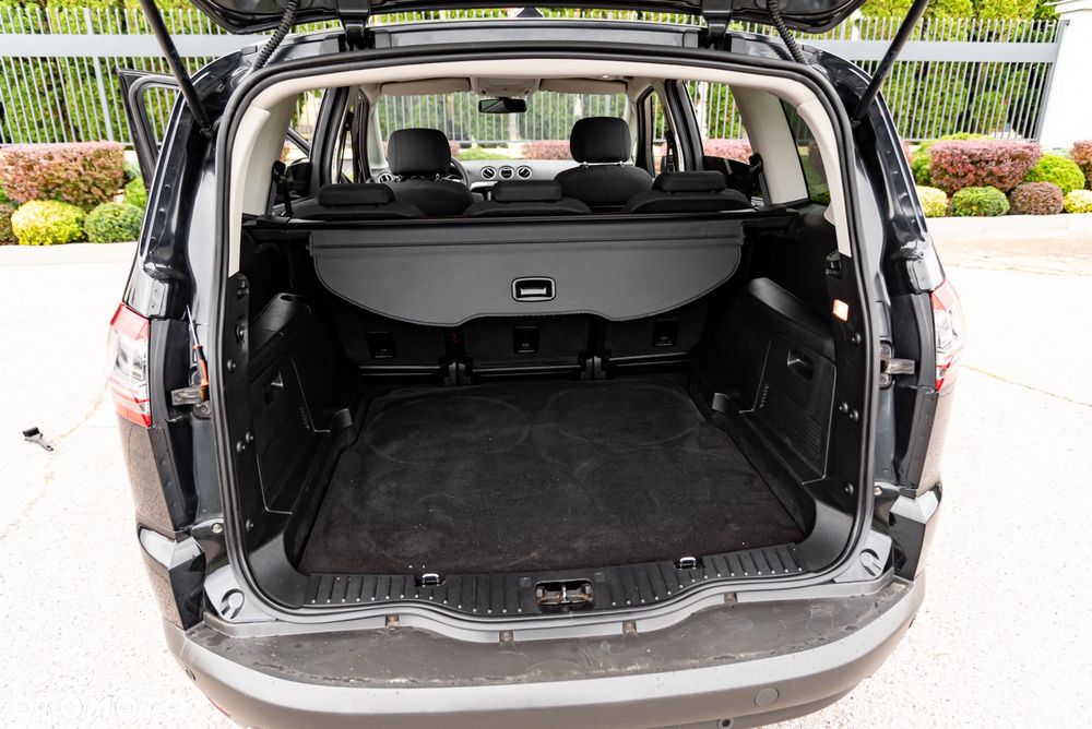 Ford S-Max 2.0 TDCi DPF Ambiente - 16