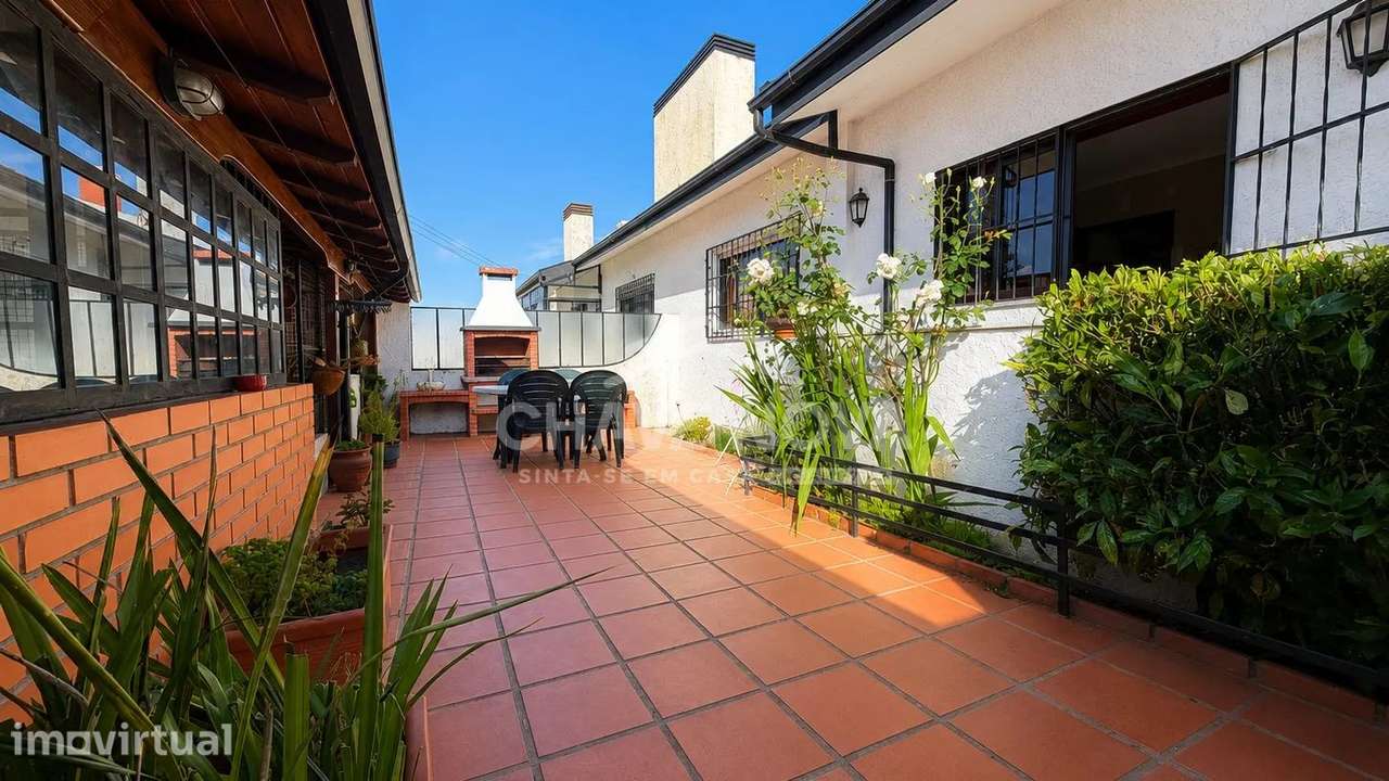 Moradia Geminada V3 c/ Garagem Box a 3000m das Praias (Aguda) - Grande imagem: 4/23