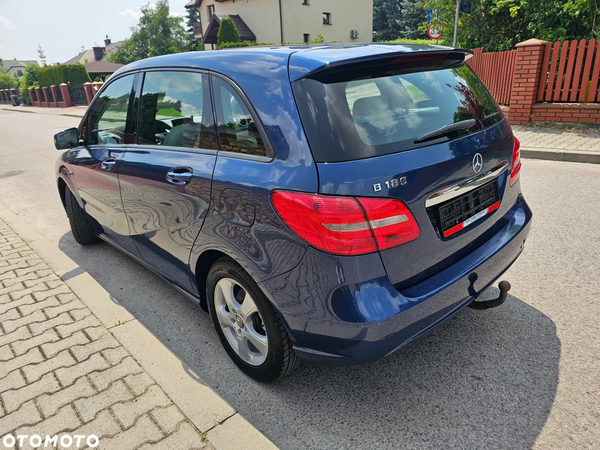 Mercedes-Benz Klasa B 180 Edition - 11