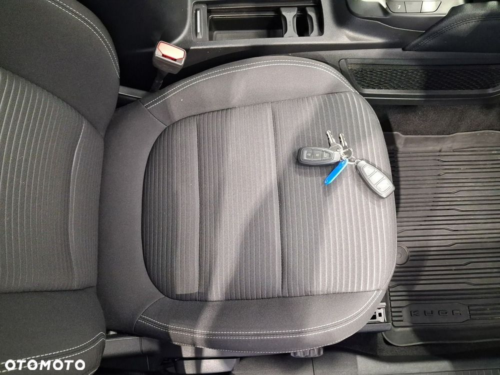 Ford Kuga 1.5 EcoBoost TITANIUM - 26