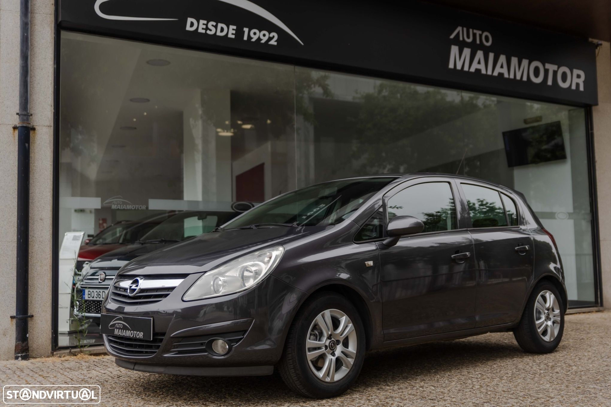 Opel Corsa 1.2 Enjoy - 1