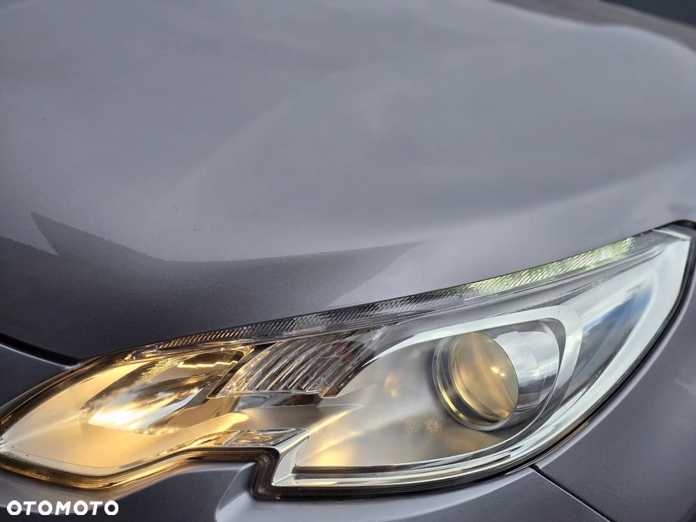 Peugeot 2008 - 10