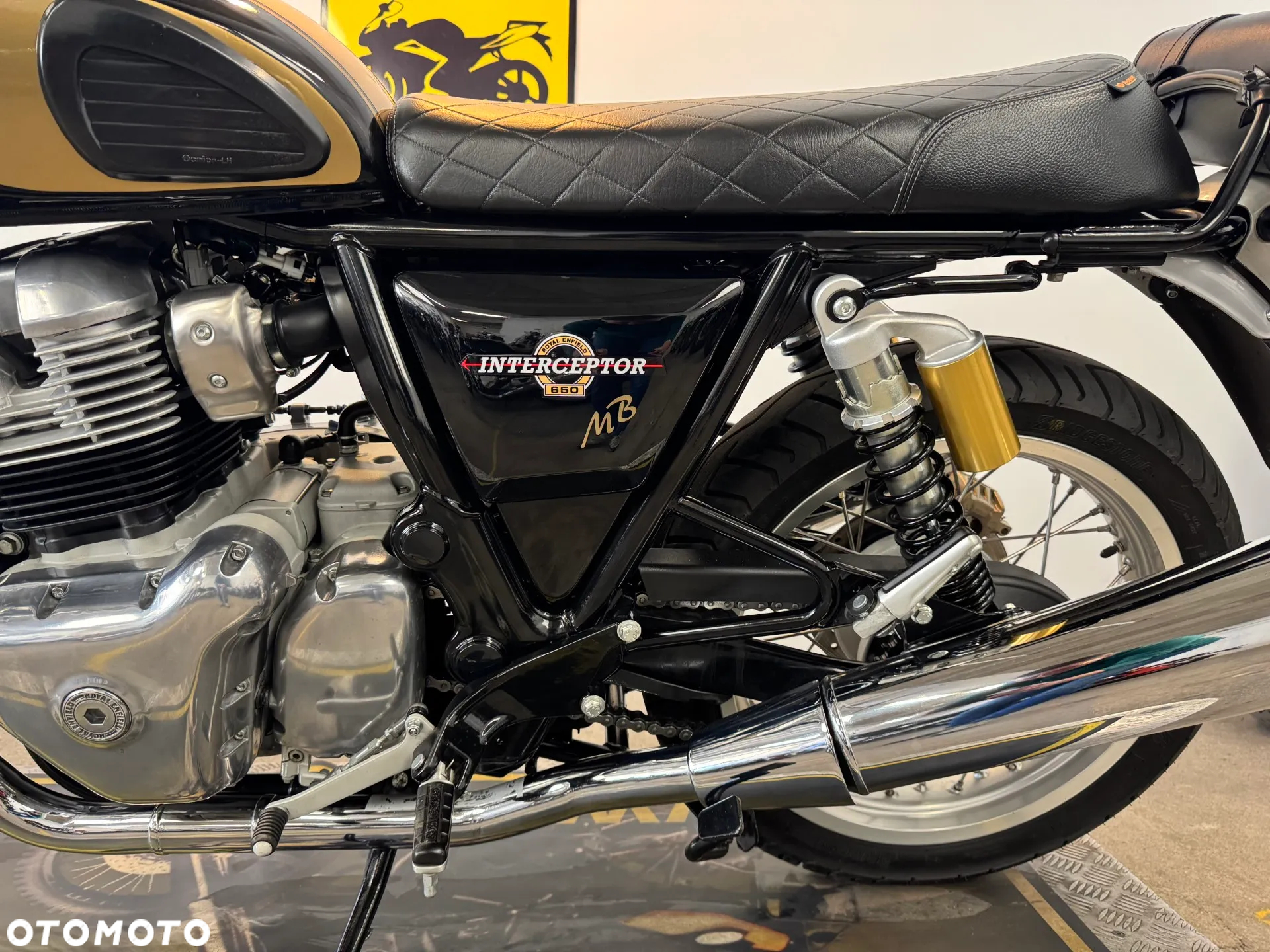 Royal Enfield Interceptor - 24