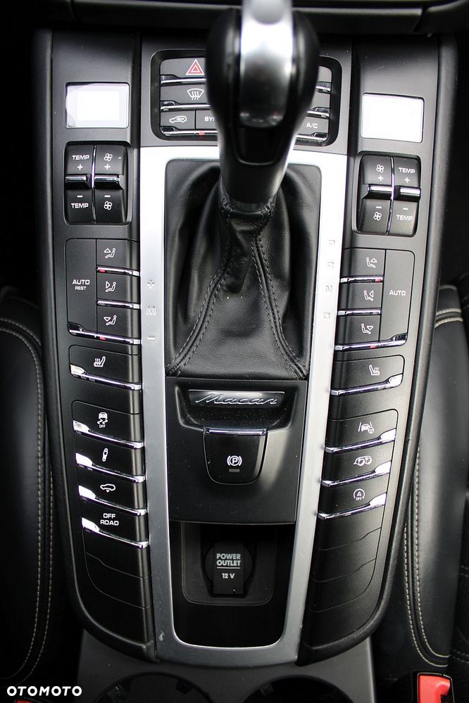 Porsche Macan GTS - 29