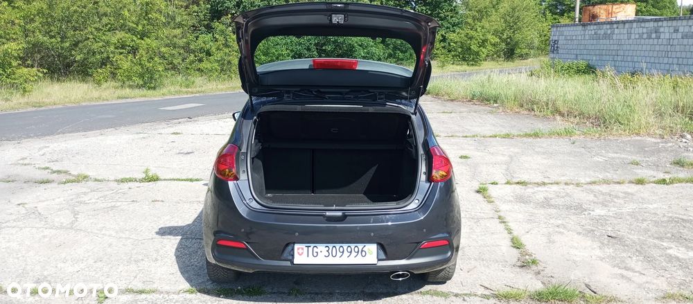Kia Ceed 1.6 GDI Dream-Team Edition - 24