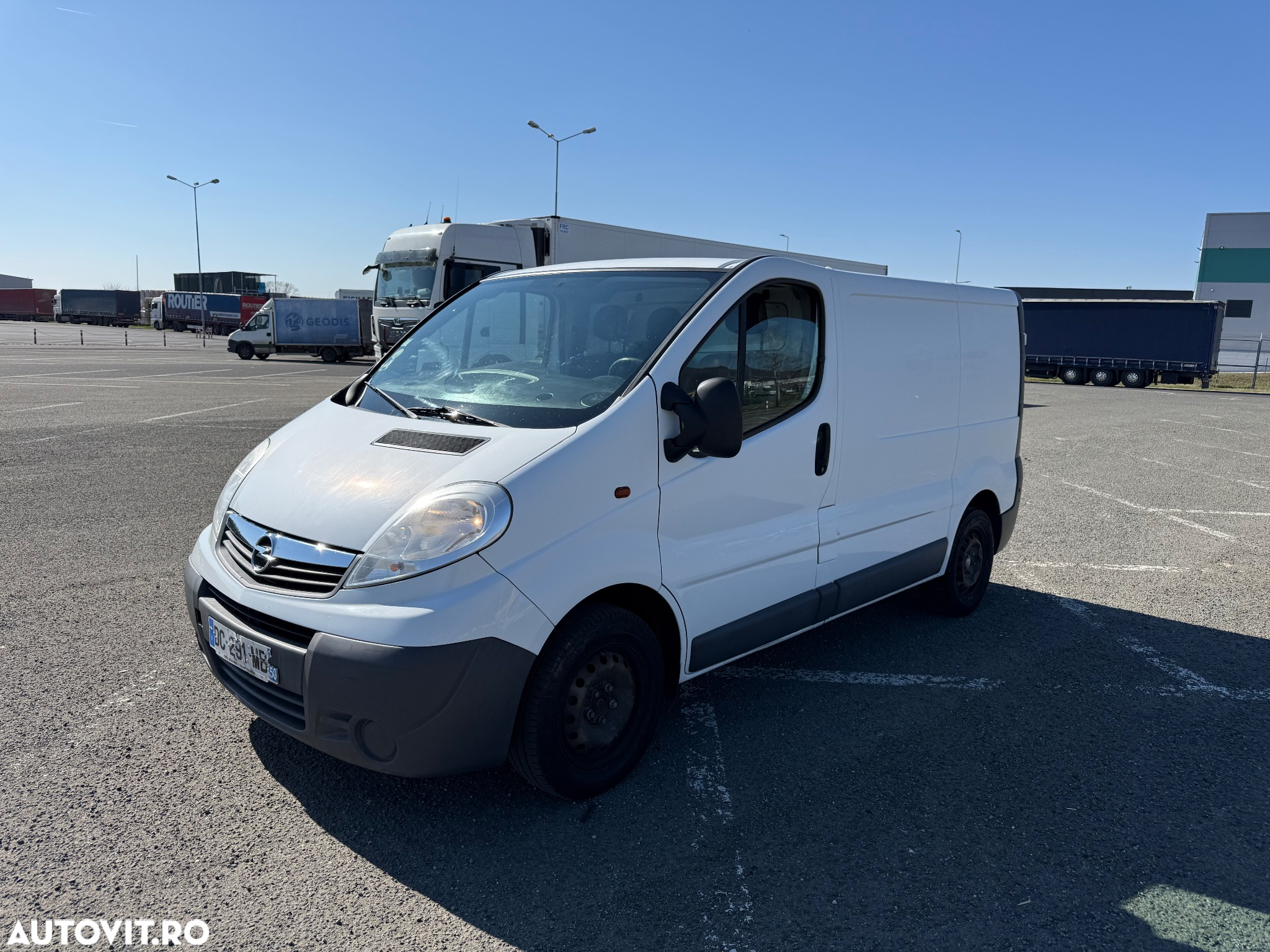 Opel Vivaro - 2