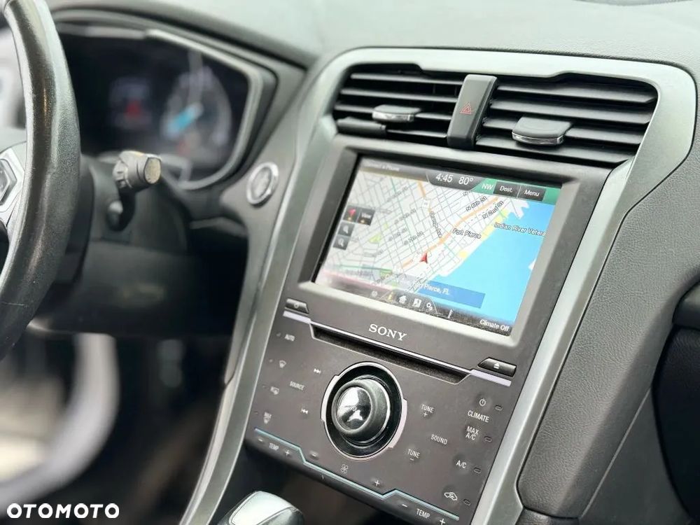 Ford Fusion 2.0 EcoBoost Titanium - 23