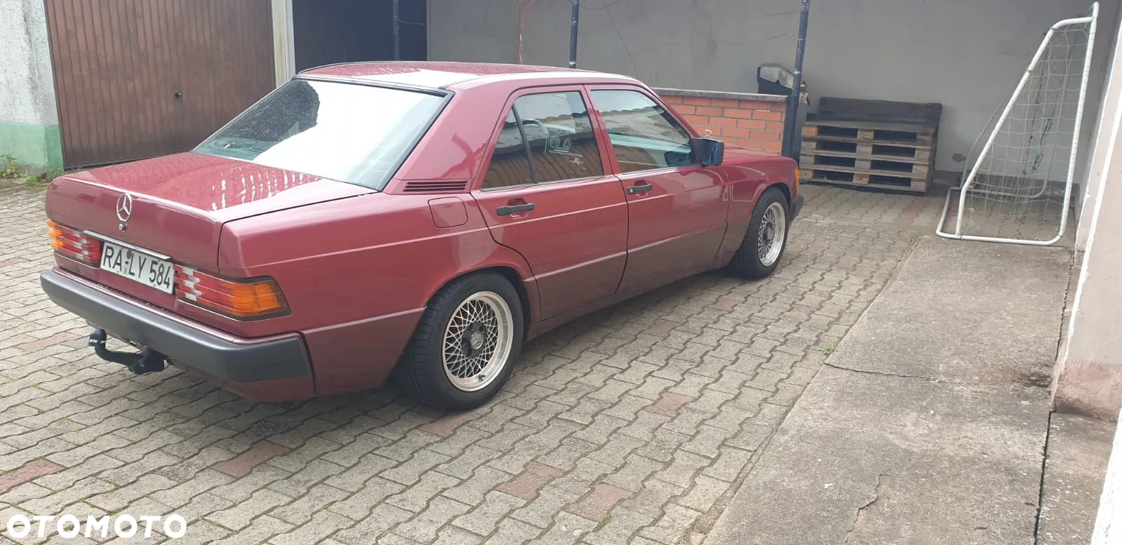Mercedes-Benz W201 (190) - 4