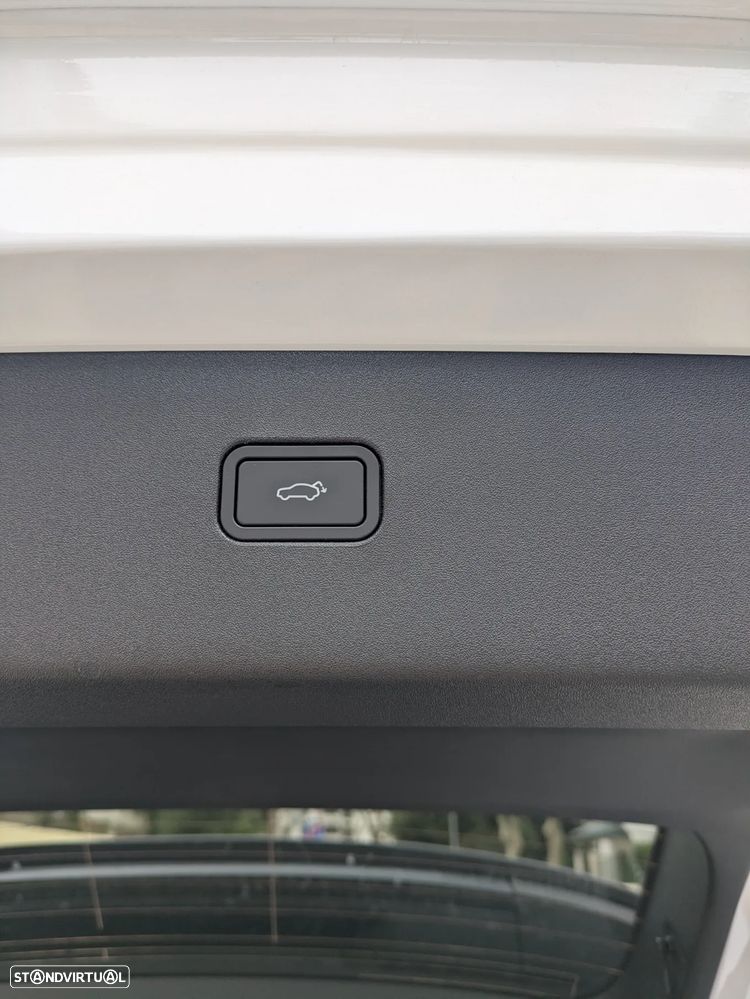 Volvo EX30 Single Motor Extended Range RWD Ultra - 23