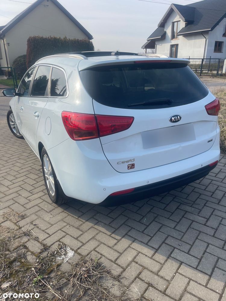 Kia Ceed - 16