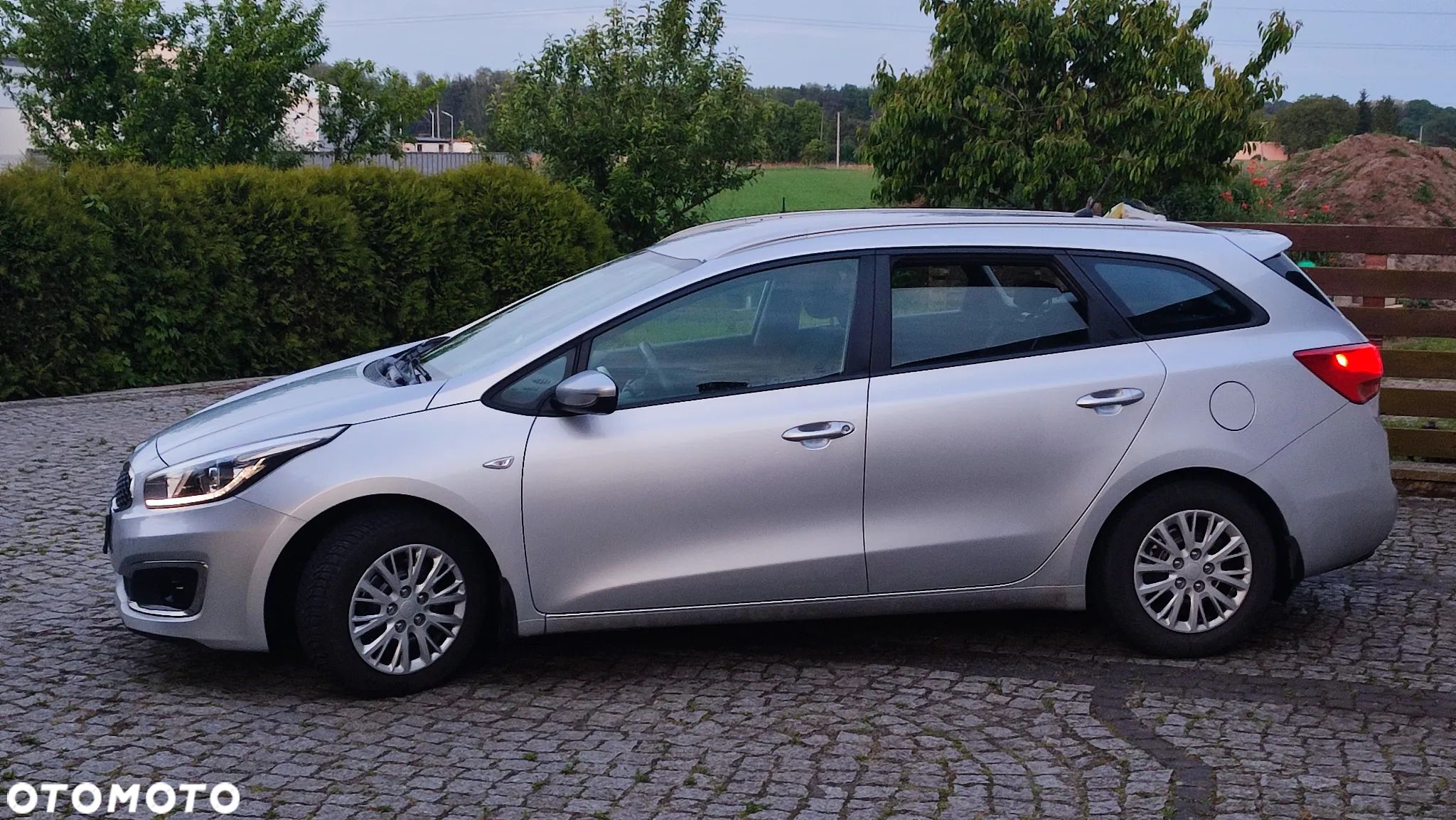Kia Ceed Cee'd 1.4 CRDi M - 1
