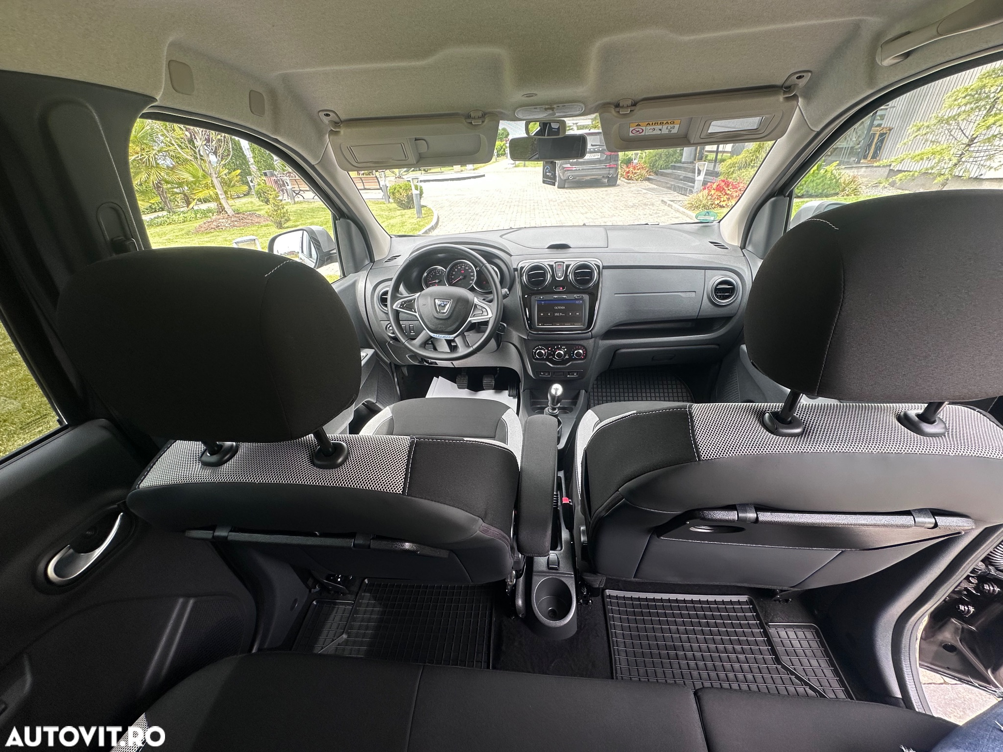Dacia Lodgy 1.5 Blue dCi Stepway - 14
