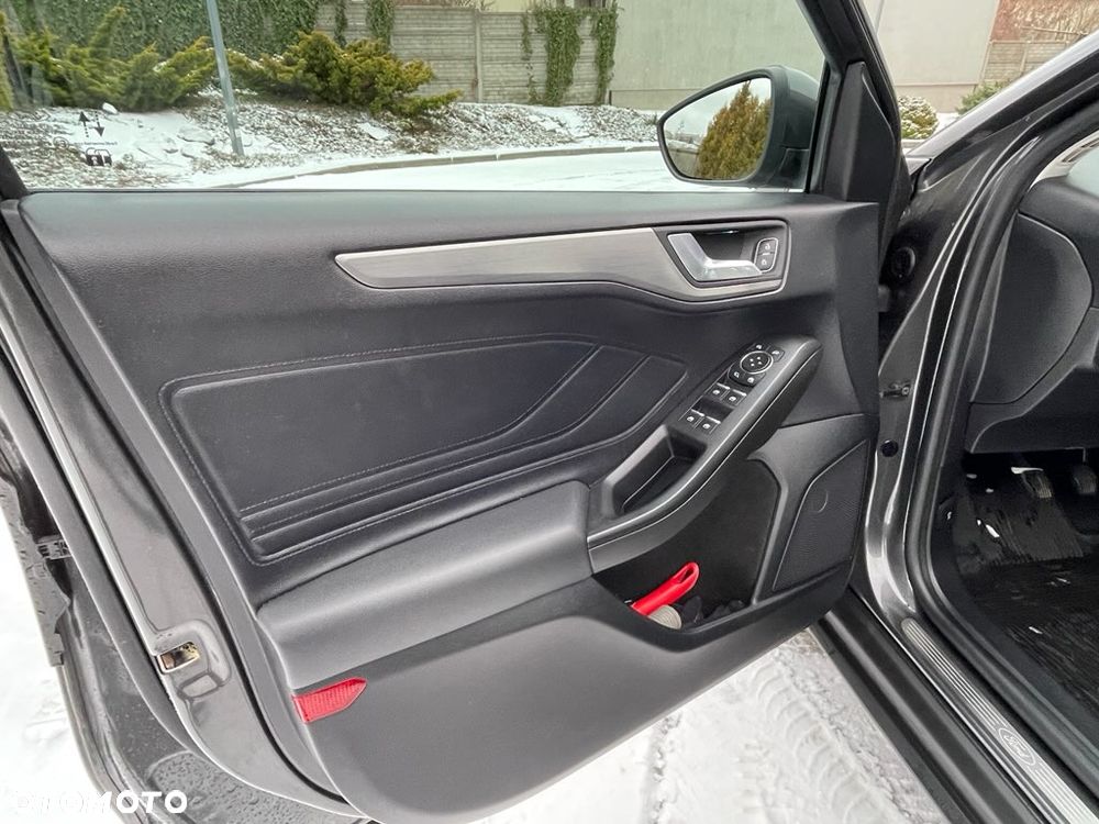 Ford Focus 2.0 EcoBlue Titanium - 17