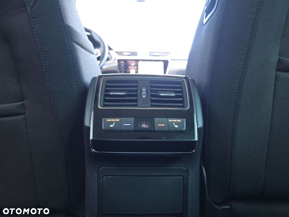 Skoda Superb 2.0 TDI SCR Style DSG - 29
