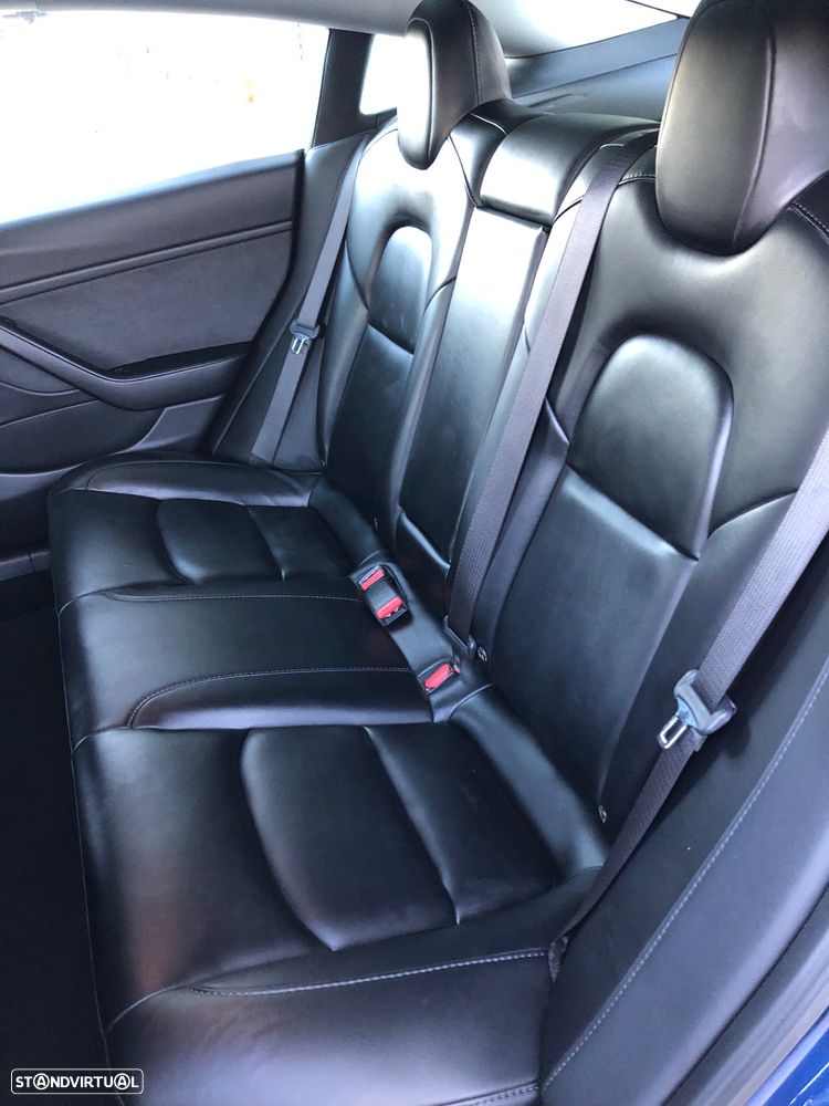 Tesla Model 3 Performance Dual Motor AWD - 24