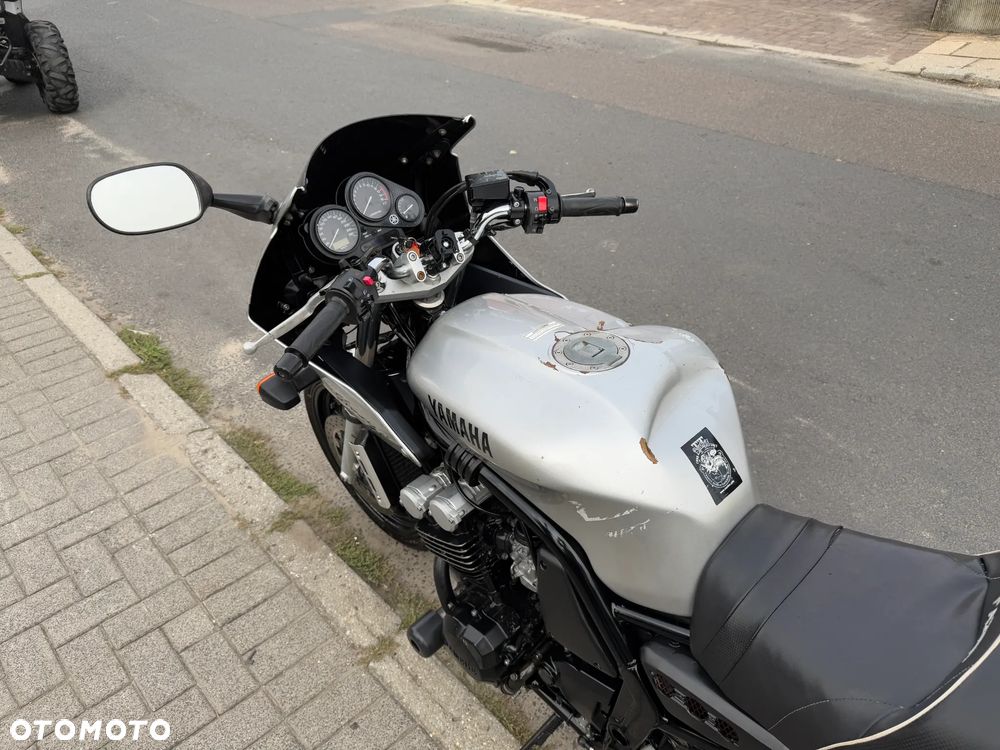 Yamaha FZS - 9