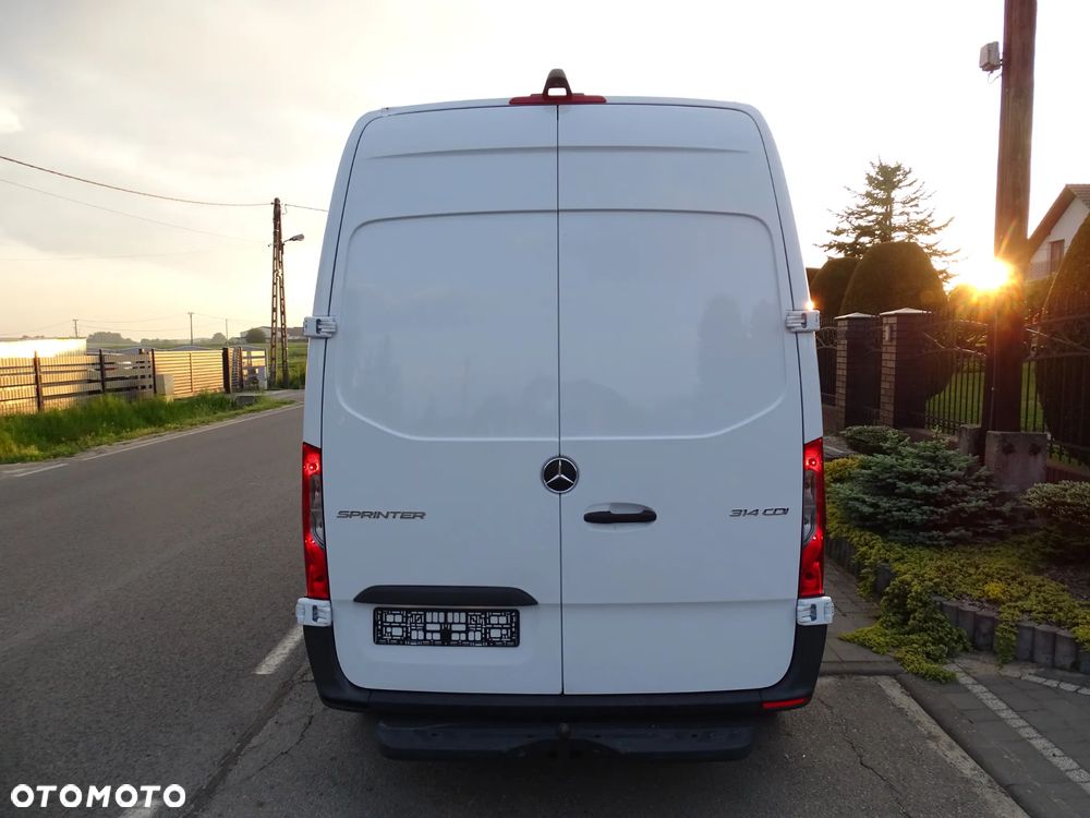 Mercedes-Benz SPRINTER - 10