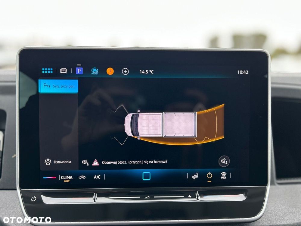 Volkswagen Crafter Crafter 35 Skrzyniowy z podwójną kabiną silnik: 2,0 l EU6 SCR 177 KM / skrzynia biegów: 4MOTION automatyczna 8-biegowa rozstaw osi: 3640 mm - 26