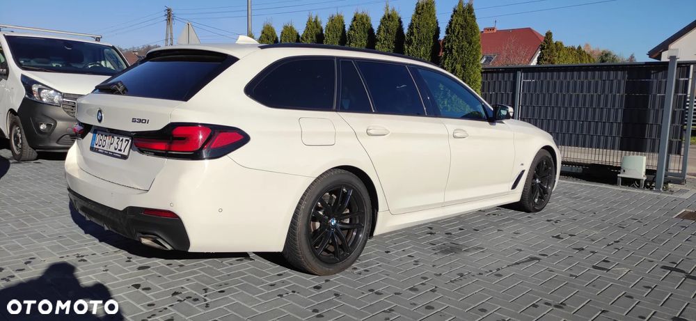 BMW Seria 5 530i Touring M Sport Edition - 4