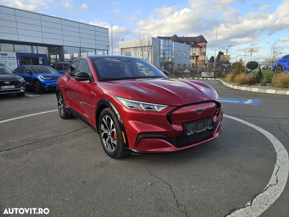 Ford Mustang Mach-E - 3