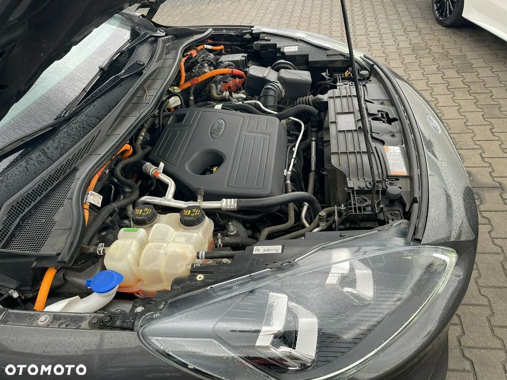 Ford Kuga 2.5 Duratec PHEV ST-LINE X - 21