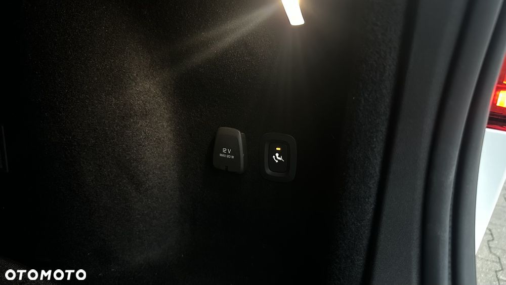 Volvo V60 T4 Geartronic Momentum Pro - 26