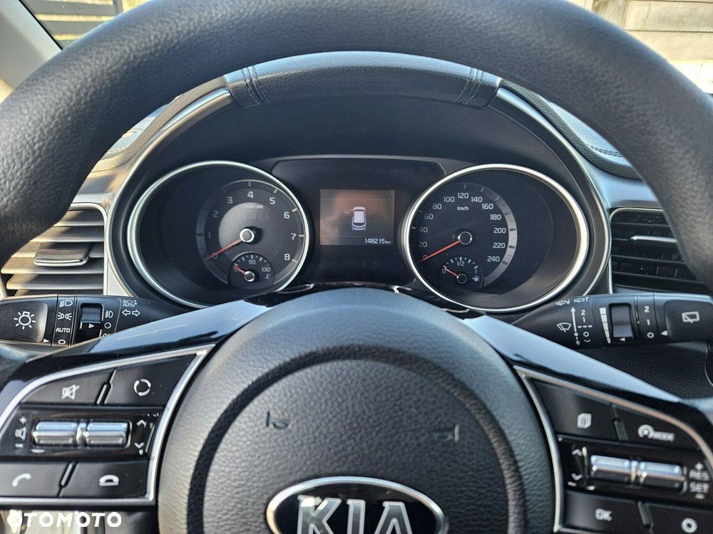 Kia Ceed - 9