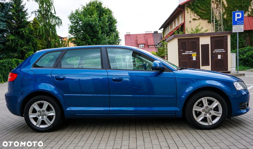 Audi A3 Sportback 1.6 S tronic Ambiente - 19