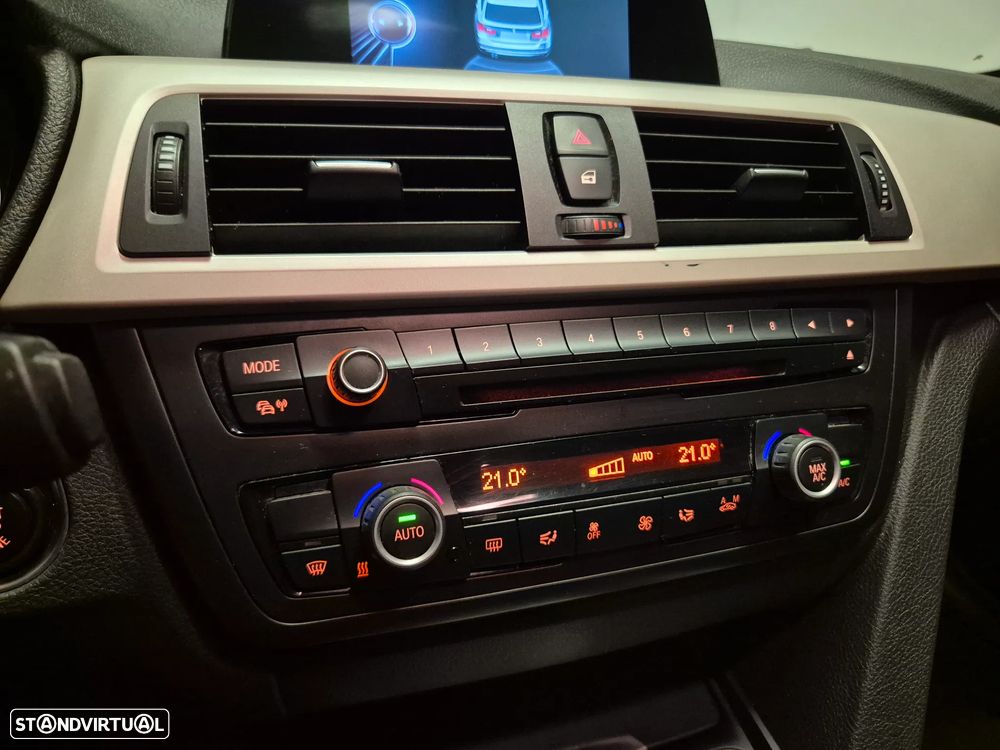 BMW 318 d Touring Auto Line Sport - 24