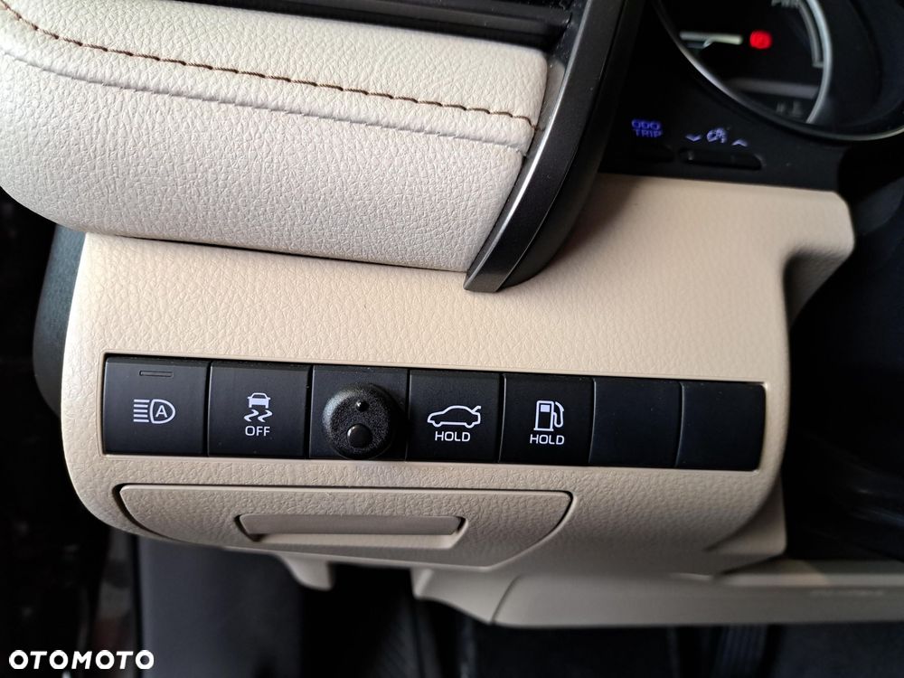 Toyota Camry 2.5 Hybrid Comfort CVT - 34