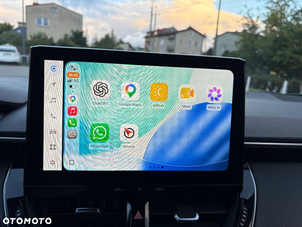 Toyota Corolla 2.0 Hybrid Style - 23