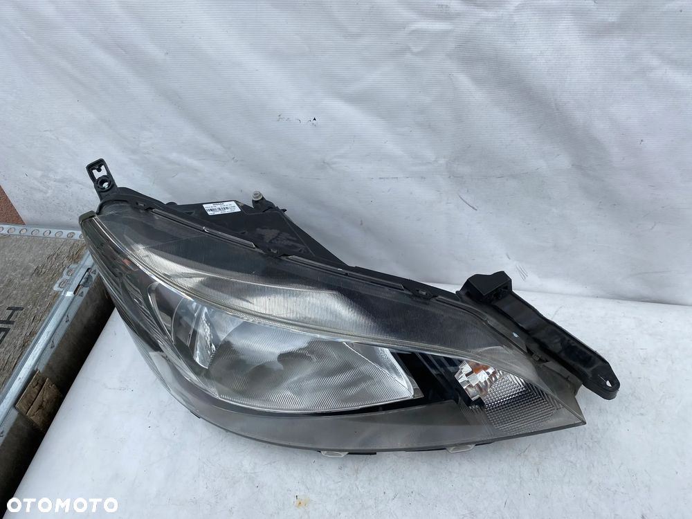 lampa nissan nv200 prawa eu cała - 4