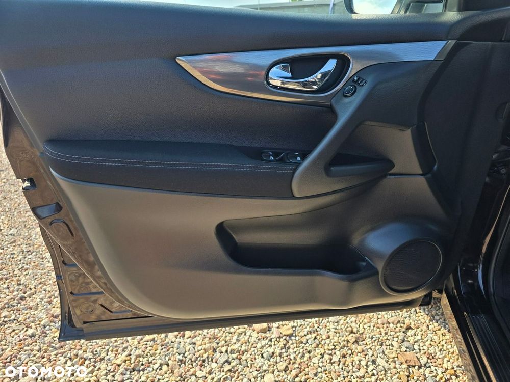 Nissan Qashqai 1.5 dCi N-Connecta - 24