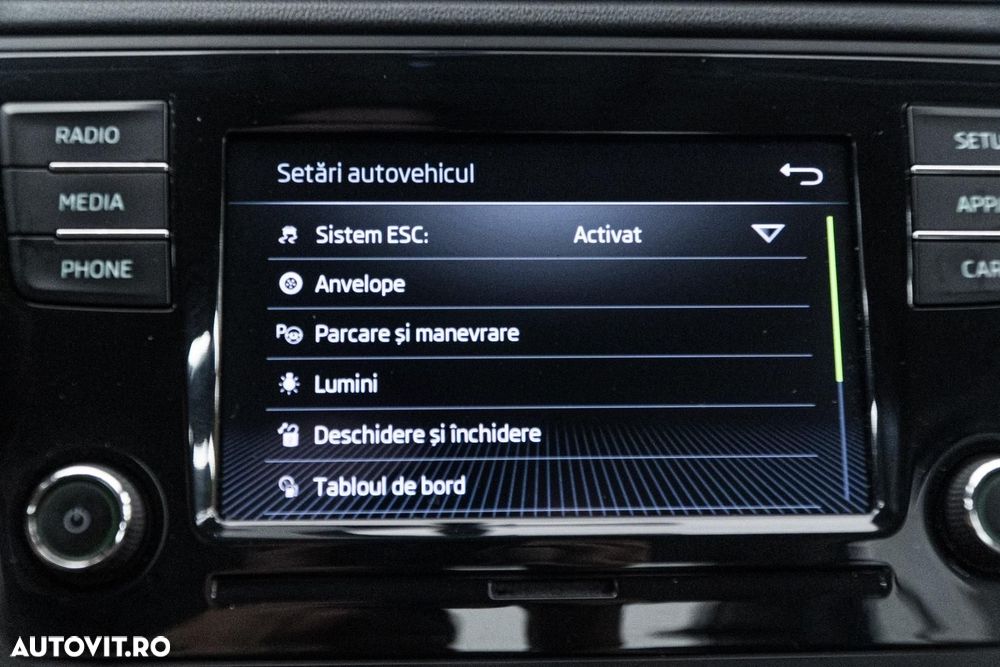 Skoda RAPID 1.0 TSI Style - 27
