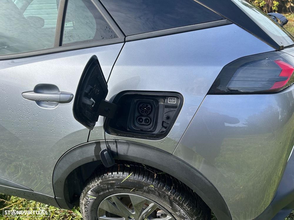 Peugeot e-2008 Allure - 6