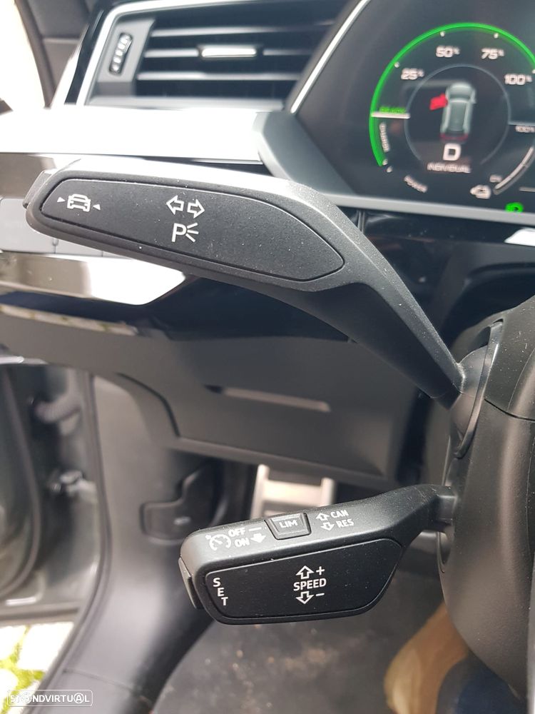 Audi Q8 e-Tron 50 quattro S line - 37