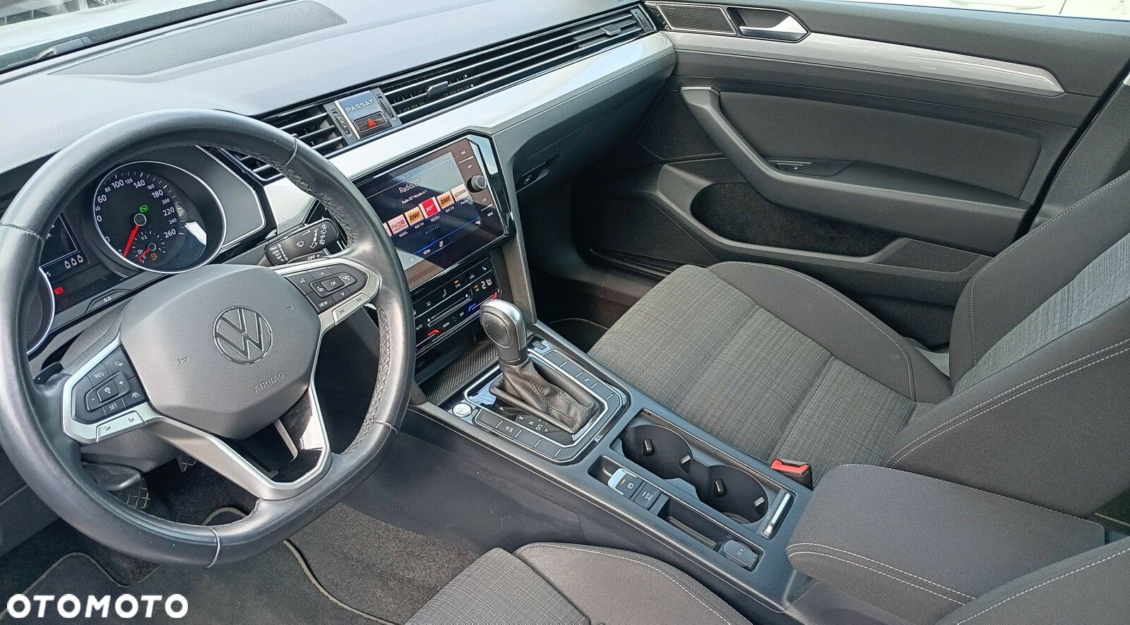 Volkswagen Passat 2.0 TSI Business DSG - 12