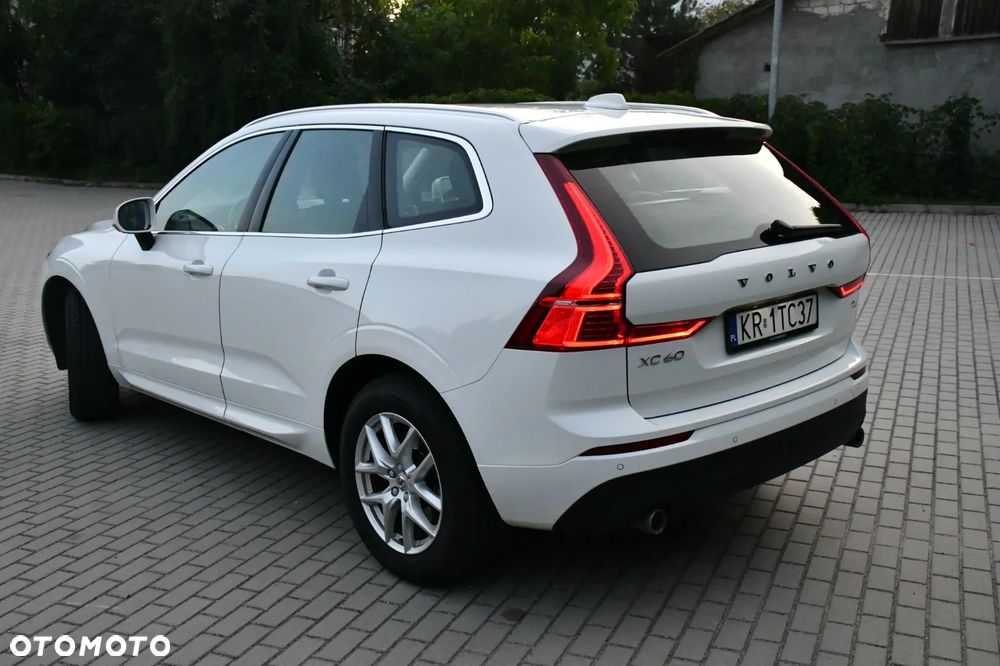Volvo XC 60 T4 Momentum Pro - 8