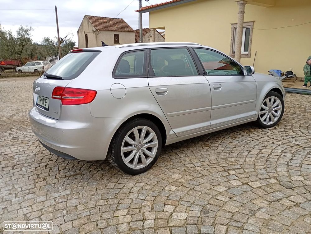 Audi A3 Sportback 1.6 TDI Attraction - 4