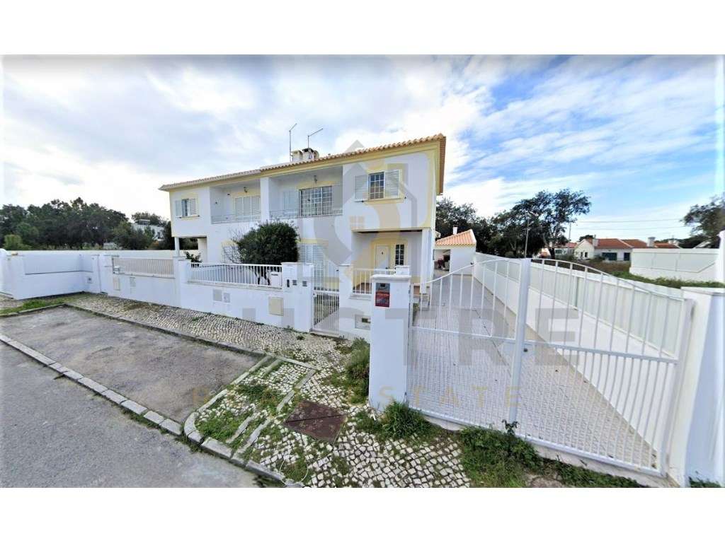 Moradia T3 em construção com logradouro e garagem em Sesimbra - Grande imagem: 2/29