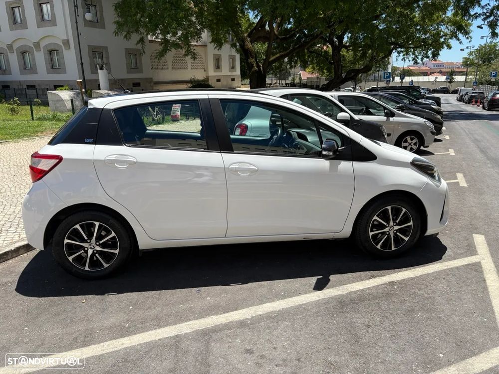 Toyota Yaris 1.5 HSD Comfort+Navi - 35