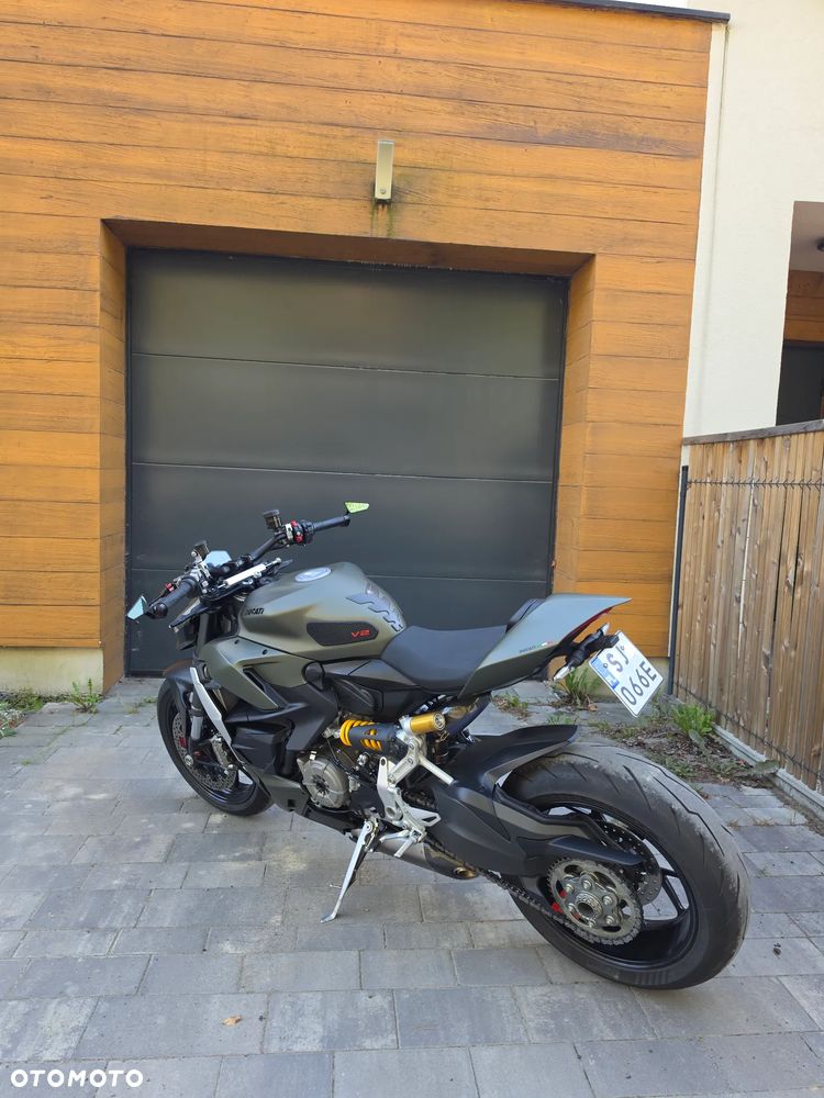 Ducati Streetfighter V2 - 6