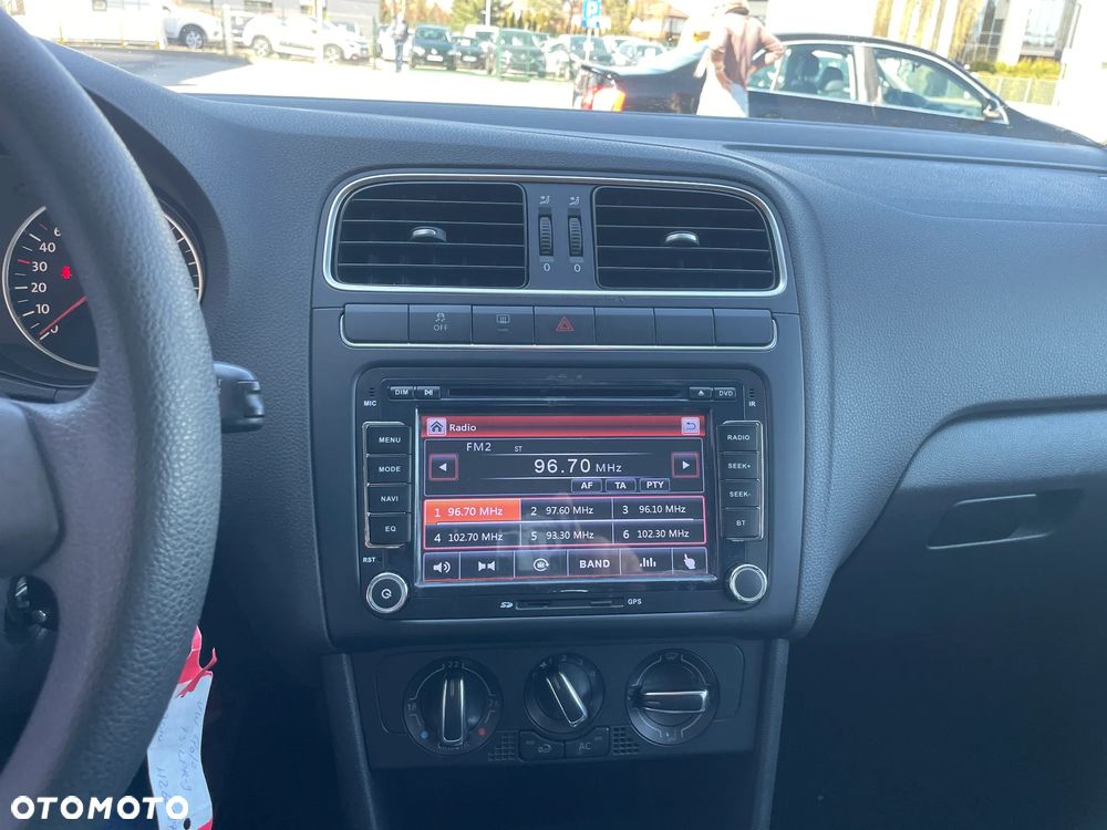 Volkswagen Polo 1.4 DSG Team - 17