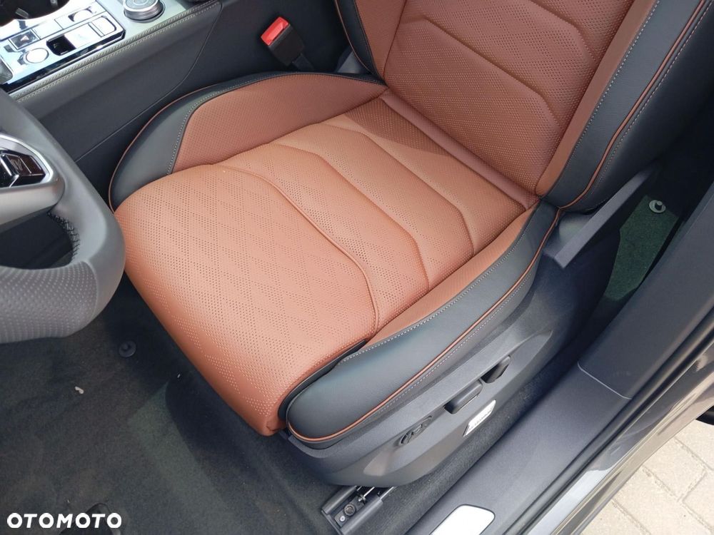 Volkswagen Touareg - 28
