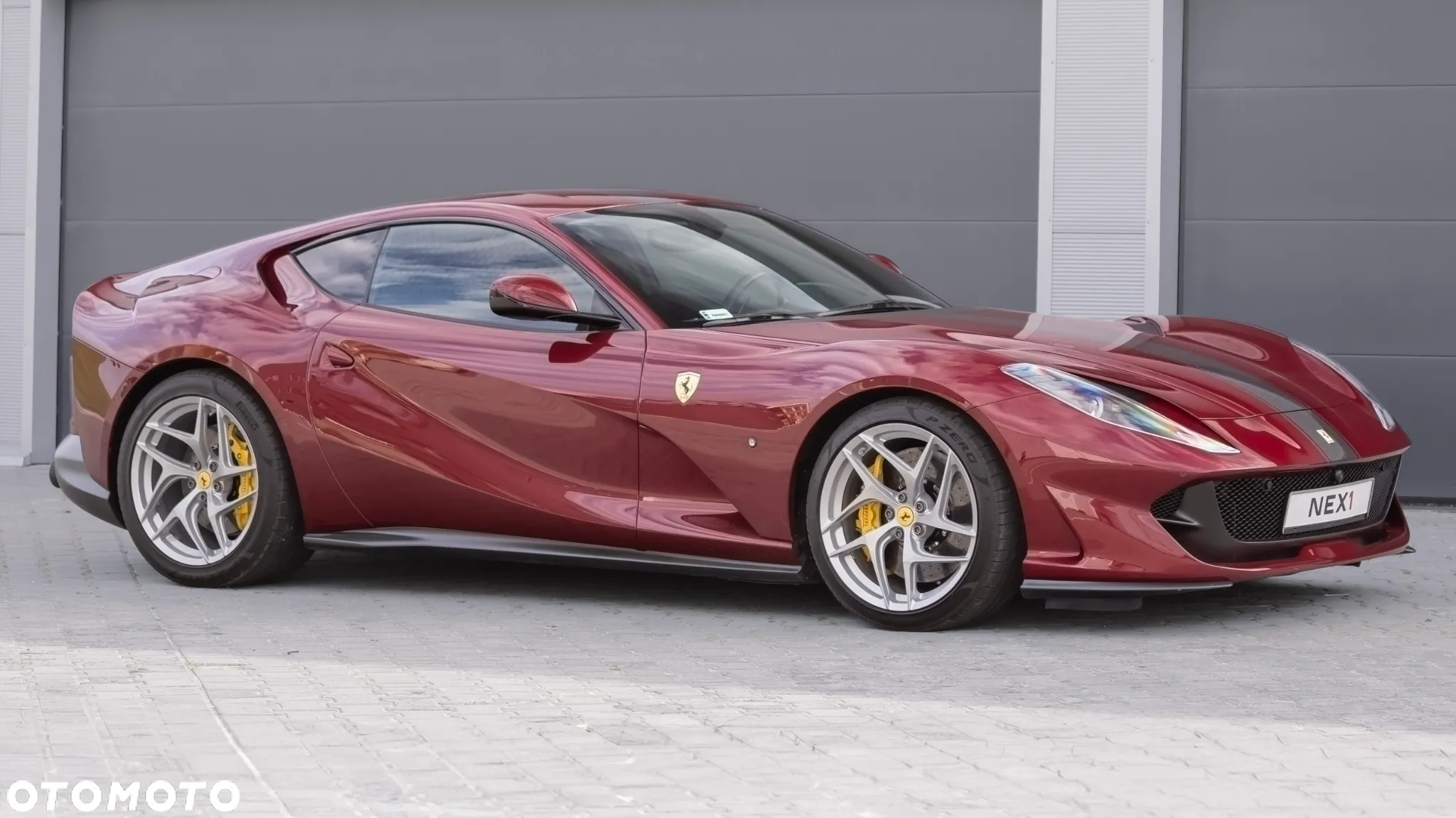 Ferrari 812 Superfast - 7